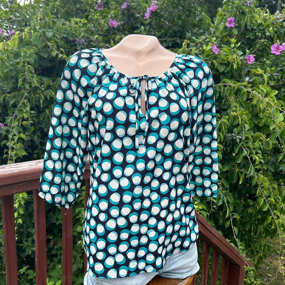 LOFT Blouse- Tie Front- Polka Dots- 3/4 Sleeve- Flows- Lightweight- Summer